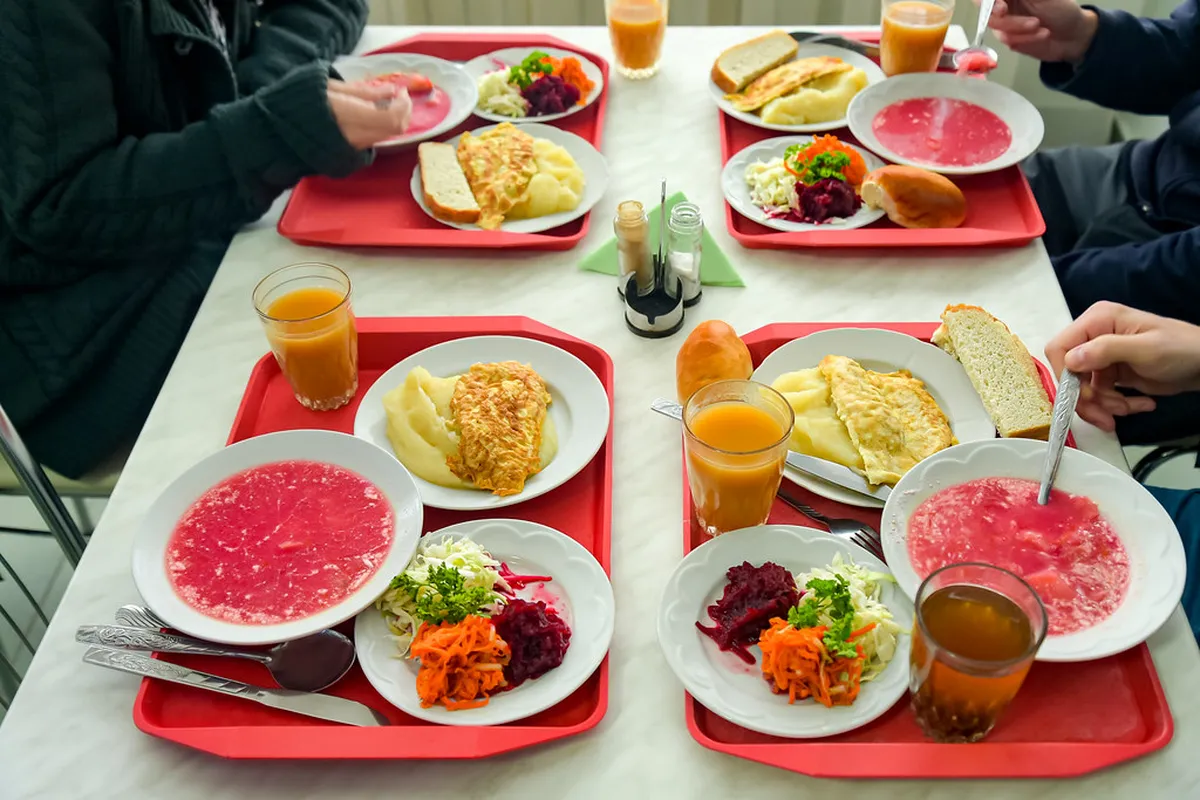 1. Borscht: The Iconic Ukrainian Beet Soup