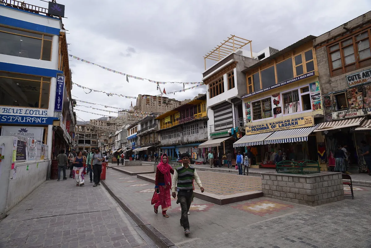 10. Local Markets: Where to Find the Best Street Food