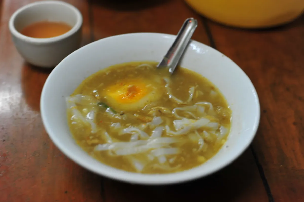 1. Mohinga: Myanmar’s National Dish