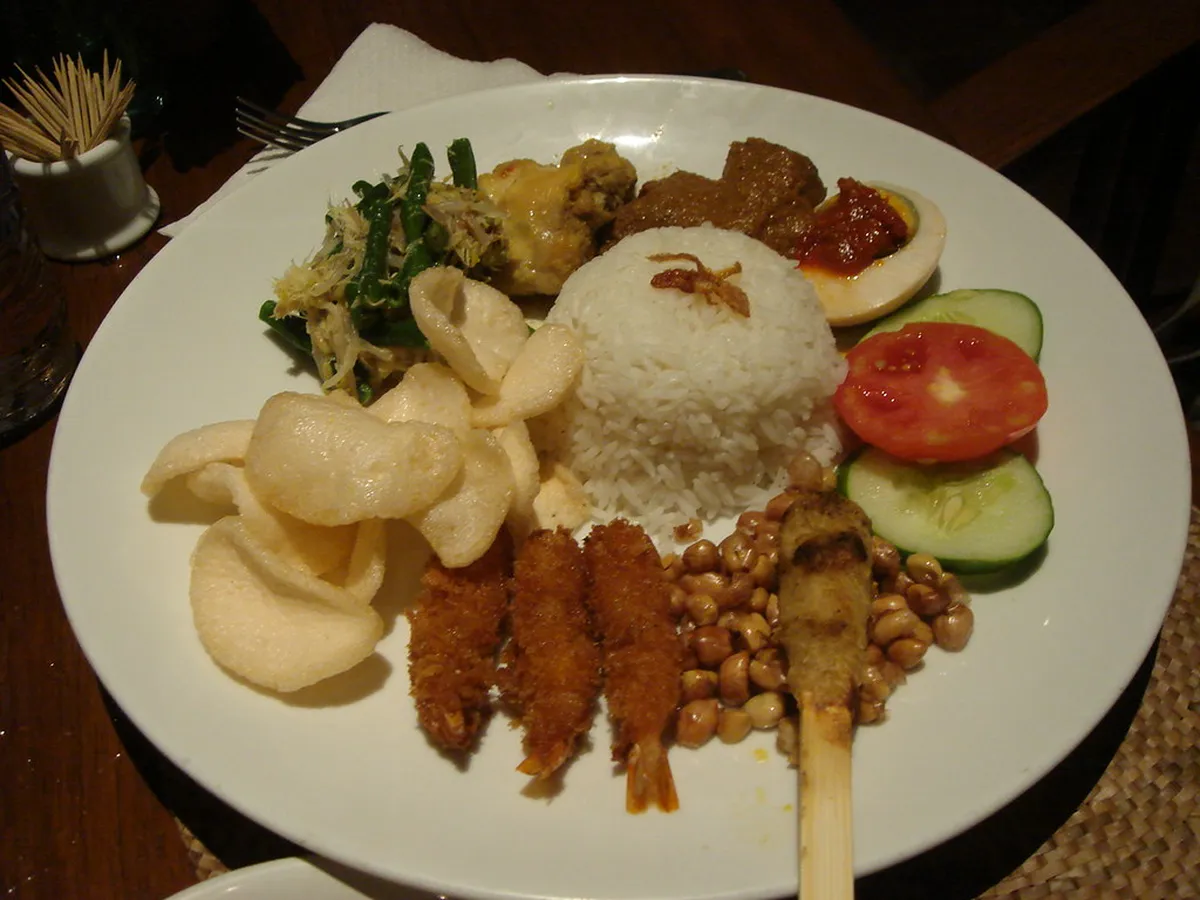 1. Nasi Campur: A Balinese Breakfast Classic