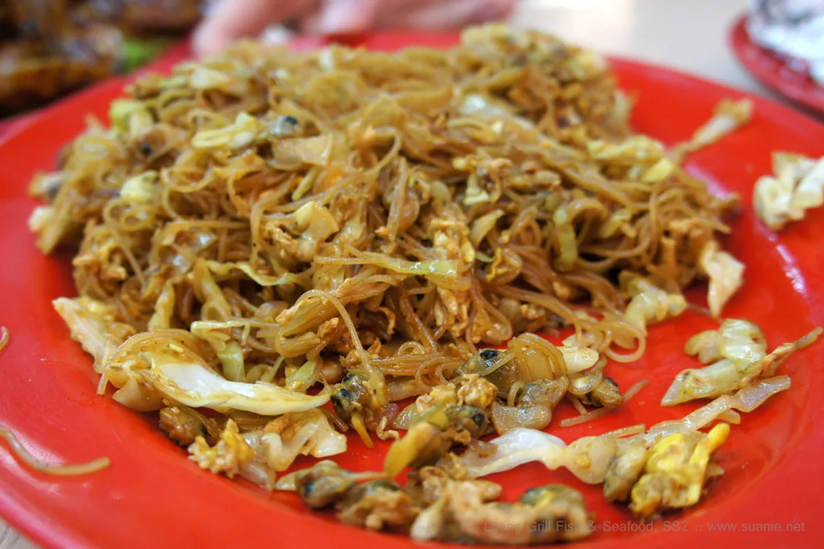 7. Bihun Medan: Stir-Fried Noodles Spiced to Perfection