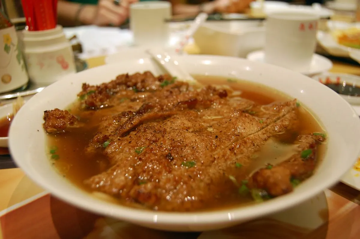 1. Tianjin Fried Seafood: A Local Favorite
